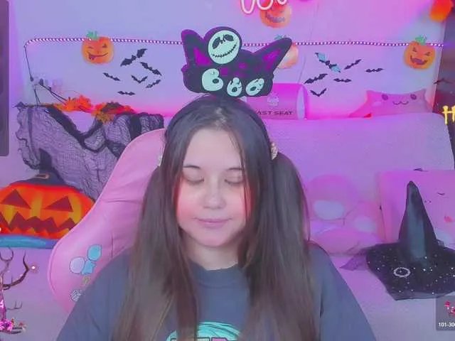 LittleKitsune on BongaCams 