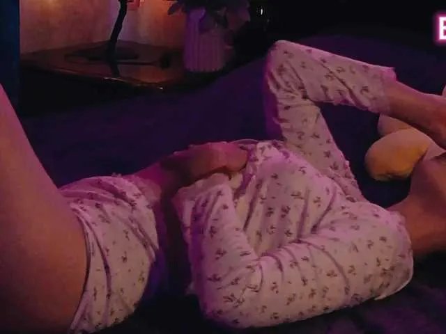LollyGirlMoon on BongaCams 
