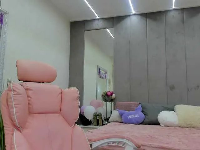 YannaMiana on BongaCams 