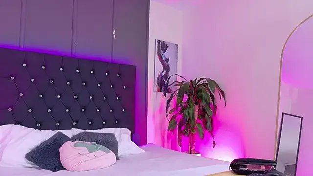 Kataaleya__12 on StripChat 